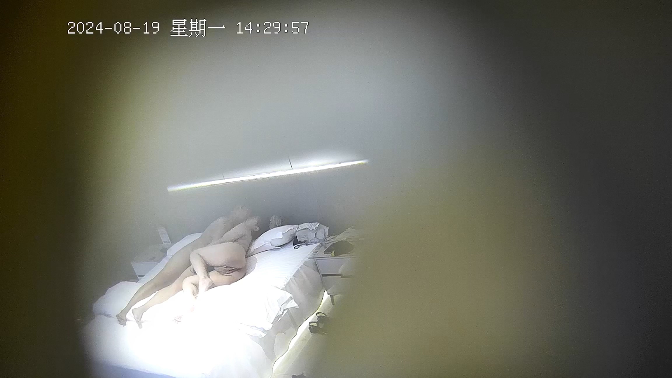 图片[2]-2024-08-19酒店偷拍 气质丰满型少妇，和小哥哥翘班出来急急忙忙打一炮，姿势多变床上功夫强-老宋小屋