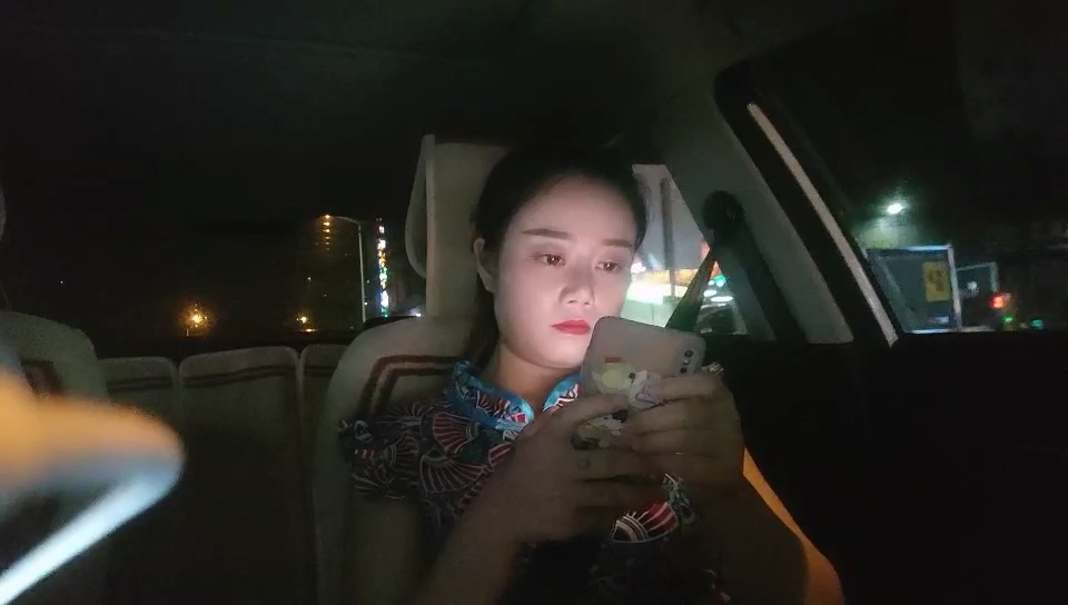 图片[2]-7-30伟哥寻欢足浴勾搭良家技师酒店开房，第一次出来的人妻有些害羞架不住大鸡巴无套操-老宋小屋