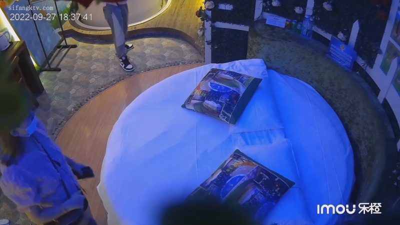 9-27新流出乐橙酒店偷拍小帅哥和怀孕几个月的嫂子偷情智能侧入式干-老宋小屋