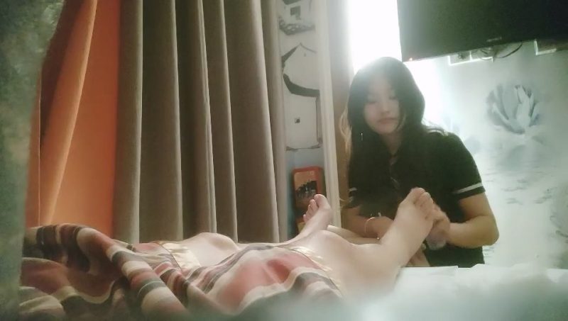 9-13伟哥寻欢勾搭白色裙子女技师到酒店，大鸡巴给女孩干疼了-老宋小屋