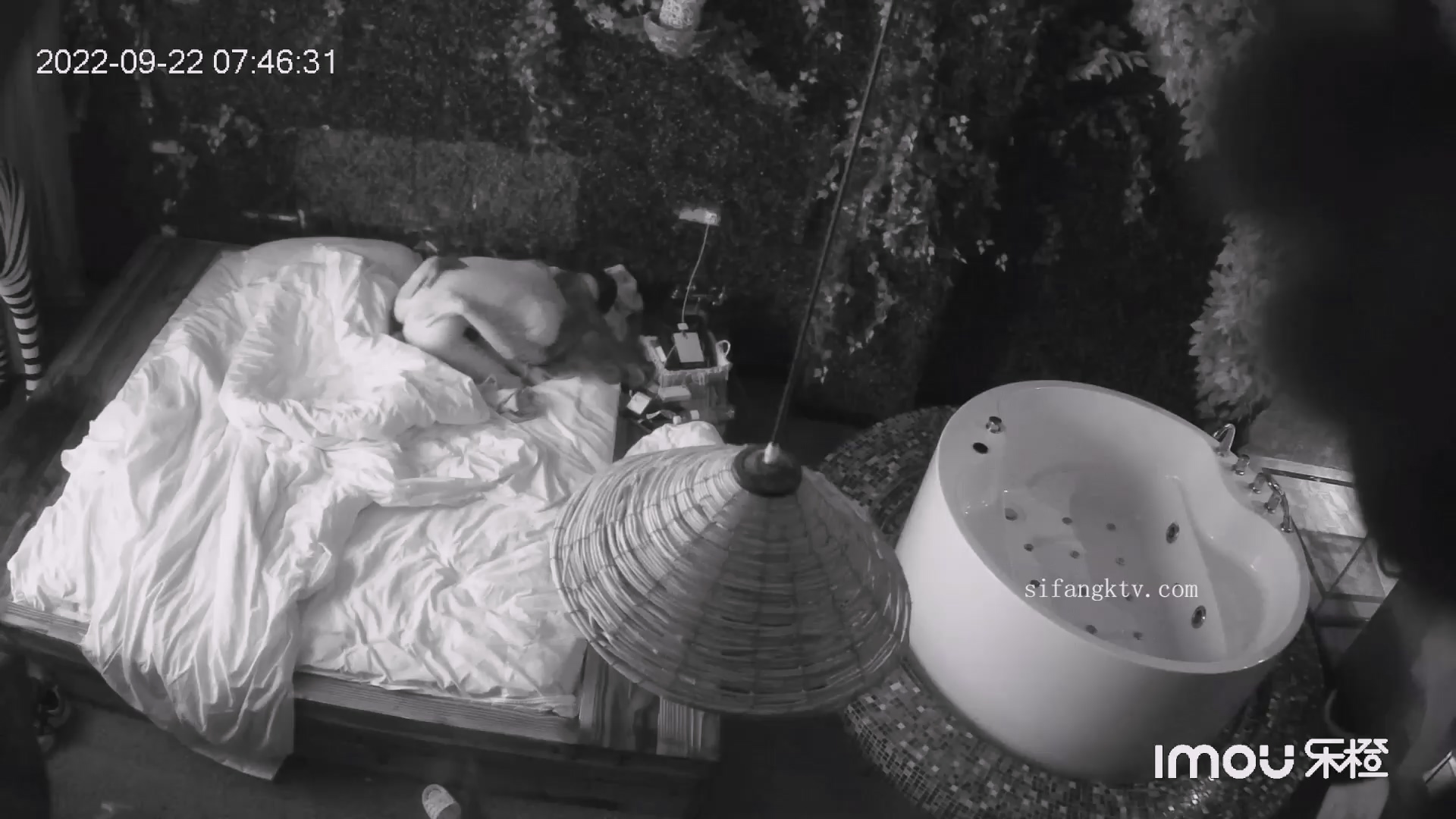 图片[6]-9月流出情趣酒店按摩浴缸房偷拍带着宠物猫开房的年轻情侣-老宋小屋