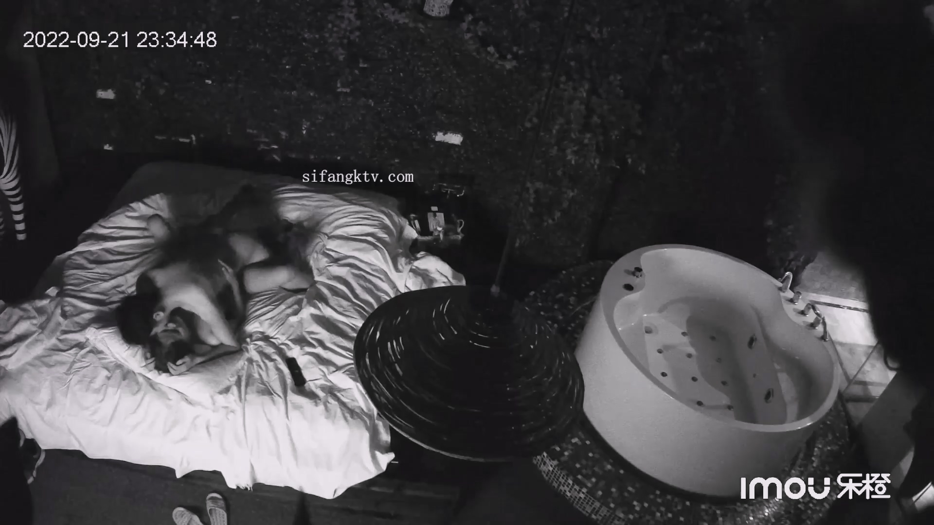 图片[4]-9月流出情趣酒店按摩浴缸房偷拍带着宠物猫开房的年轻情侣-老宋小屋