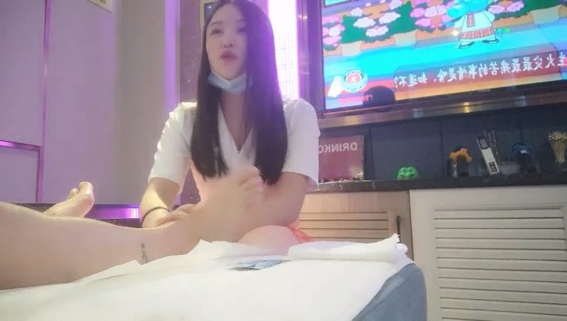 9-19伟哥寻欢足浴约啪良家技师，少妇很寂寞约到酒店换上黑丝无套暴操-老宋小屋