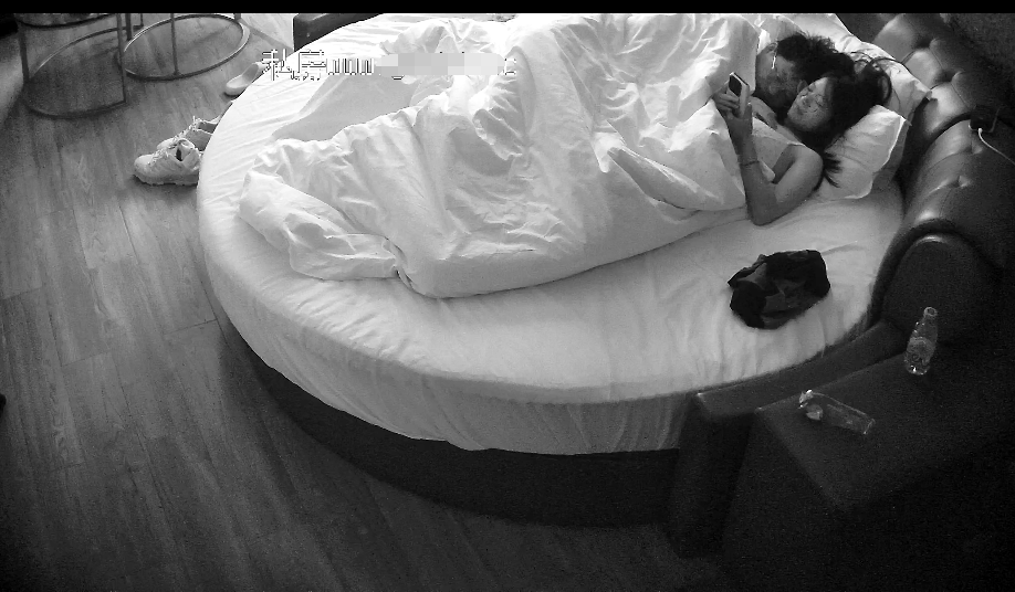 图片[2]-2024-10-26酒店偷拍 做爱还是得看眼睛妹妹 2天合集-老宋小屋