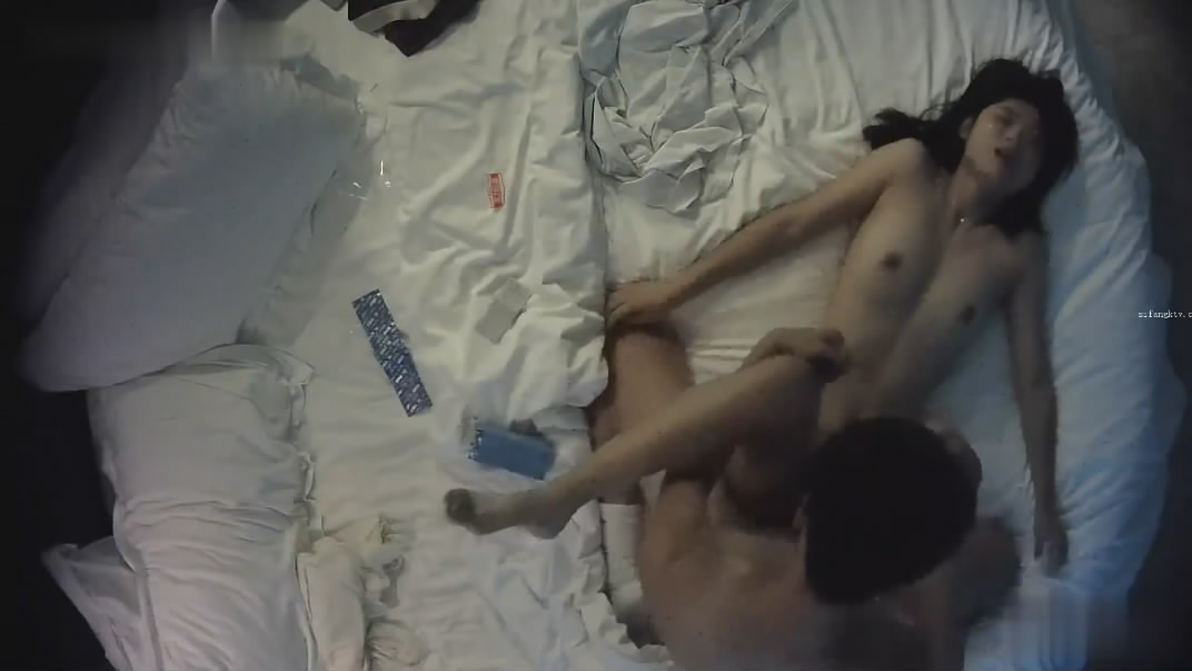 图片[4]-民宿酒店超近视角偷拍❤️学生情侣放暑假开房啪啪还挺轻车熟路的-老宋小屋