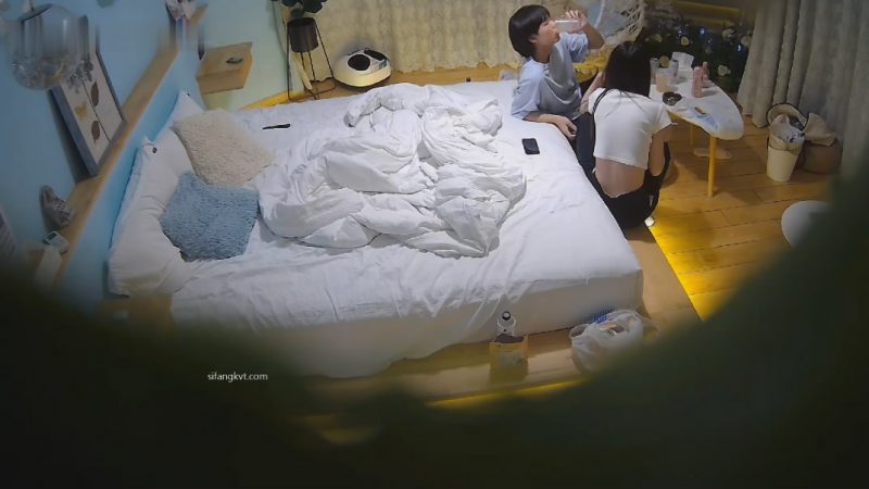 民宿酒店安防摄像头偷拍❤️假期旅游的年轻情侣酒后做爱越战越勇连干两次-老宋小屋