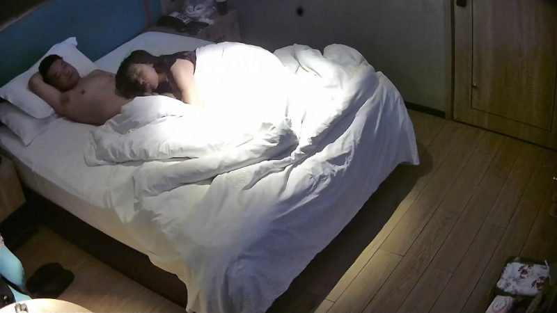 新流出酒店偷拍❤️紫色睡衣巨乳少妇假期和单位奸夫幽会草完还没满-老宋小屋