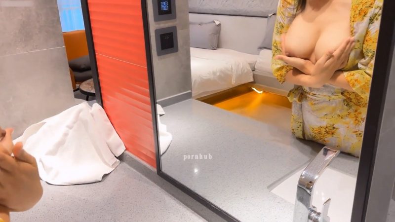 气质性感尤物御姐人妻 穿上超火黄色战袍酒店偷情开房约炮，紧实翘挺的美乳小丰臀，被干的淫叫不停-老宋小屋