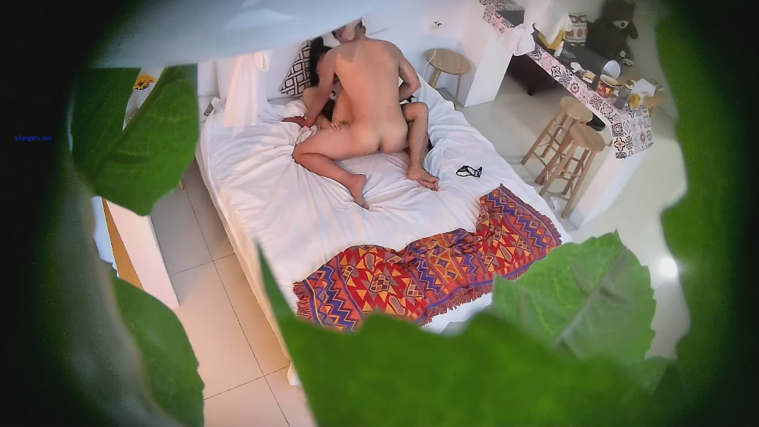 图片[8]-安防酒店高清绿叶房偷拍❤️年轻情侣假日约炮妹子换上情趣内衣被男友舔逼各种姿势操-老宋小屋