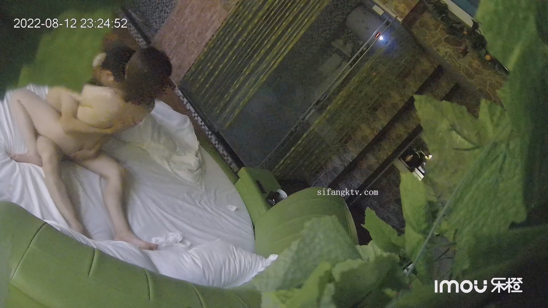 图片[5]-8月乐橙酒店偷拍年轻大屌小哥各种姿势草到女友表情疼苦受不了呻吟-老宋小屋