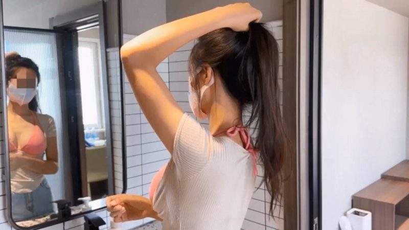 勾搭上了一个骚逼销售 一直假装正经不让操 终于去酒店拿下了 狠狠地操烂她的骚逼-老宋小屋