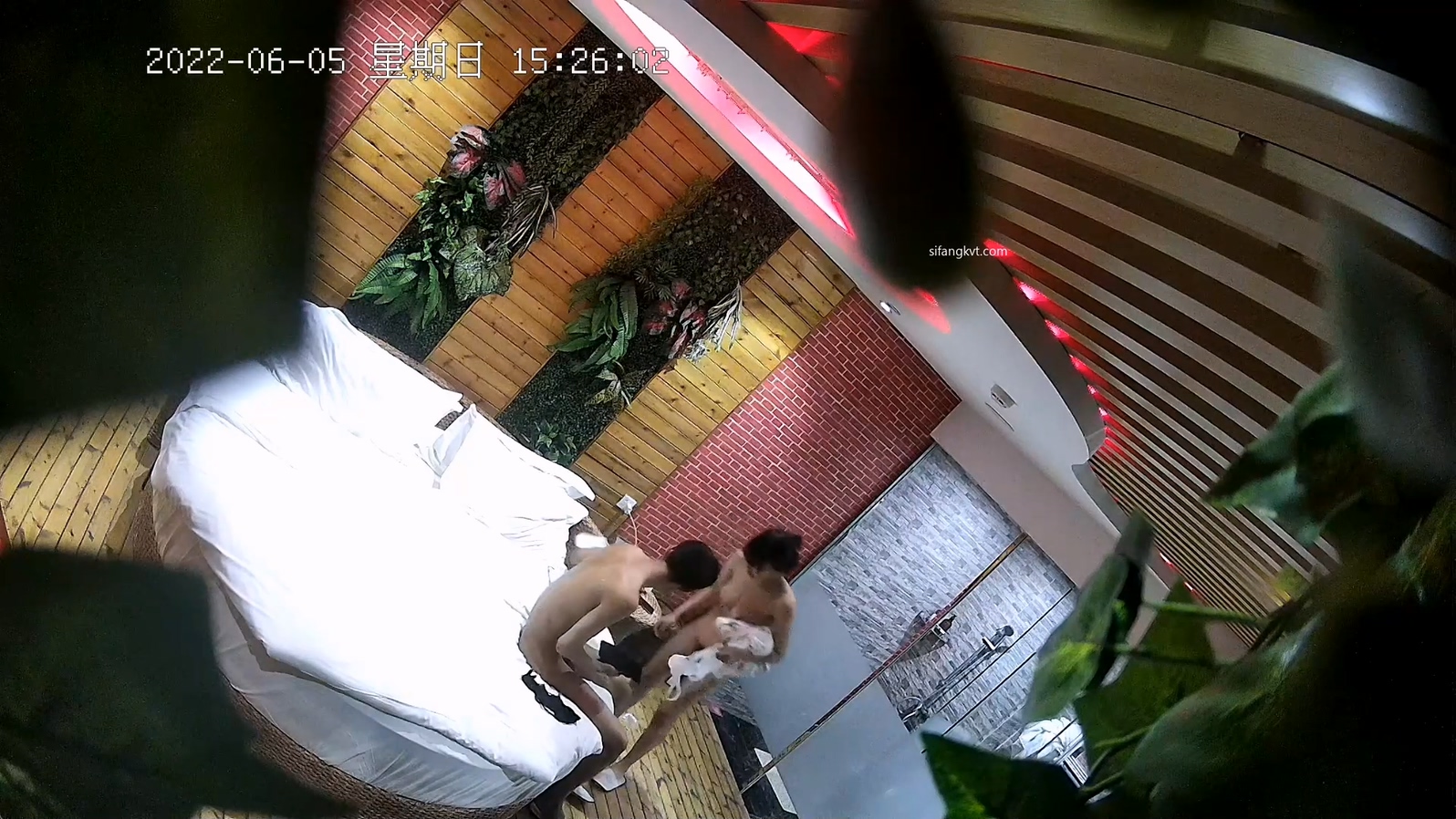 图片[1]-360酒店情趣圆床 高清偷拍眼镜反差婊学妹穿着情趣内衣和男友69互舔啪啪-老宋小屋