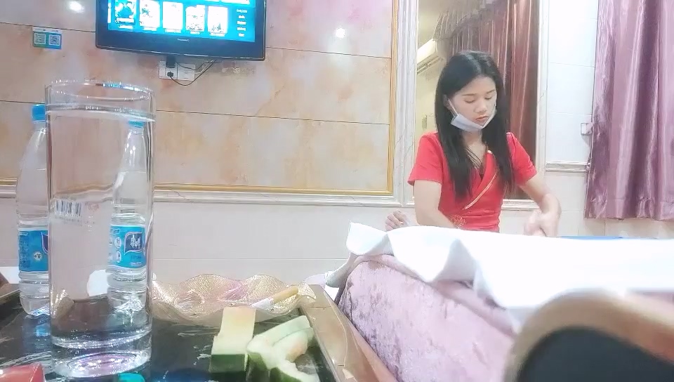 图片[2]-9-18山鸡优选勾搭足浴技师，苗条美女不抗忽悠到酒店无套内射-老宋小屋