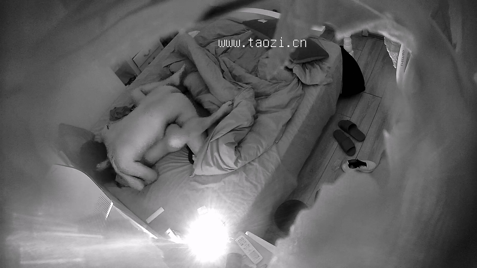 图片[2]-酒店偷拍 碎花长裙美女长途火车见男友少不了开房激情啪啪-老宋小屋