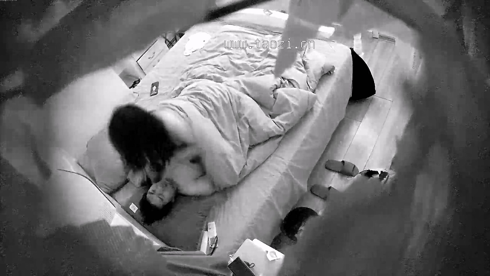 图片[3]-酒店偷拍 碎花长裙美女长途火车见男友少不了开房激情啪啪-老宋小屋