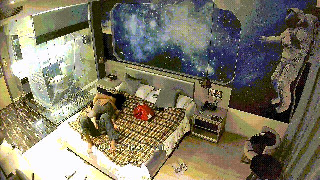 图片[2]-流出光线不错的酒店偷拍❤️自带床罩被单来开房的年轻羞涩情侣兴奋又害羞-老宋小屋