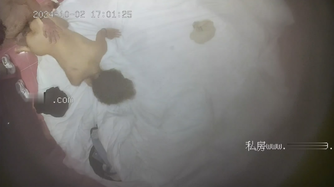 图片[8]-酒店偷拍❤️情趣大圆床富二代小哥调教玩弄模特身材情趣女仆装开档黑丝女友为了拍照居然用上了医用鸭嘴-老宋小屋