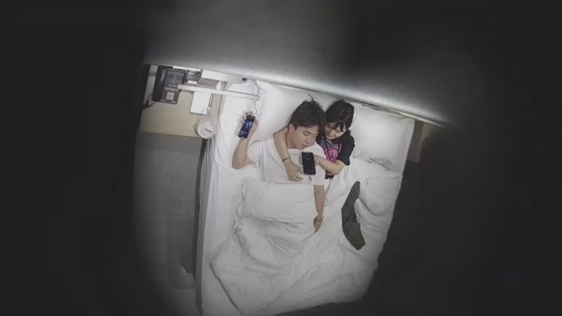 萤石云酒店摄像头偷拍❤️大学生情侣假期一块缠绵厮混玩游戏连续干了几次-老宋小屋