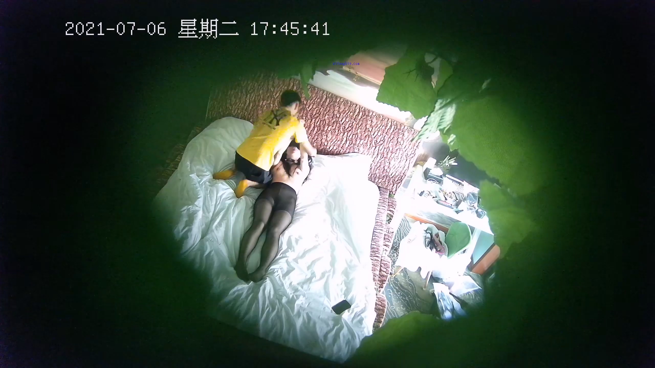 图片[2]-【精品酒店偷拍】甜美清纯美女被男友调教抽打爆操-老宋小屋