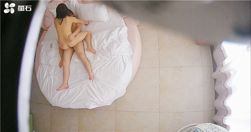 图片[10]-《萤石云破解》卷毛大叔情趣酒店约炮极品少妇❤️可惜鸡巴不顶用不到5分钟就软趴趴-老宋小屋