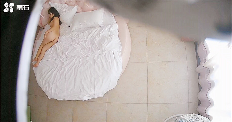 图片[6]-《萤石云破解》卷毛大叔情趣酒店约炮极品少妇❤️可惜鸡巴不顶用不到5分钟就软趴趴-老宋小屋