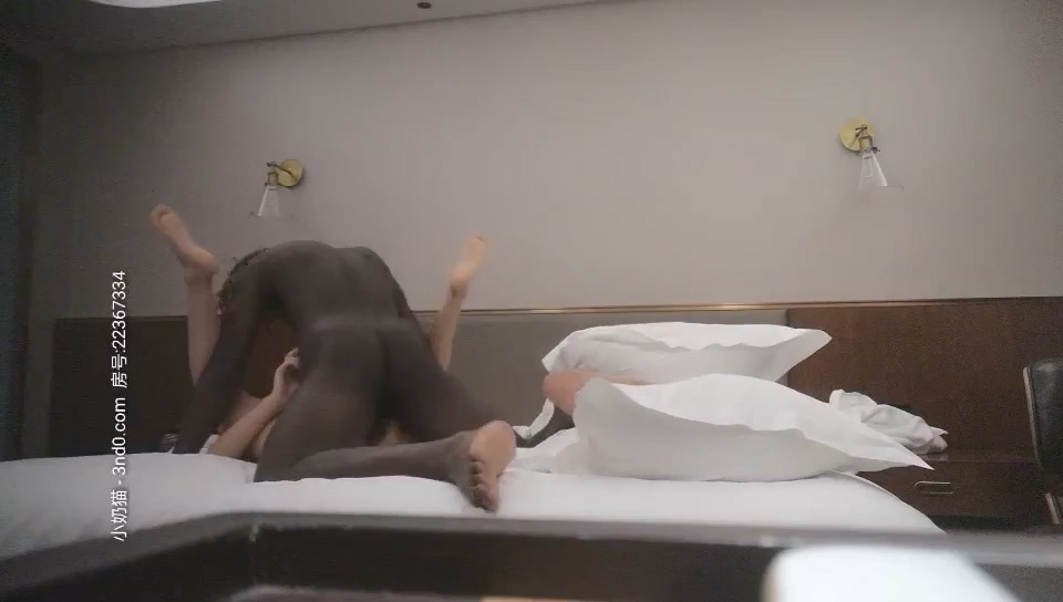 图片[3]-酒店嫖妓偷拍之小黑套路中国女朋友啪啪偷拍妹子英语说的不错身材苗条-老宋小屋