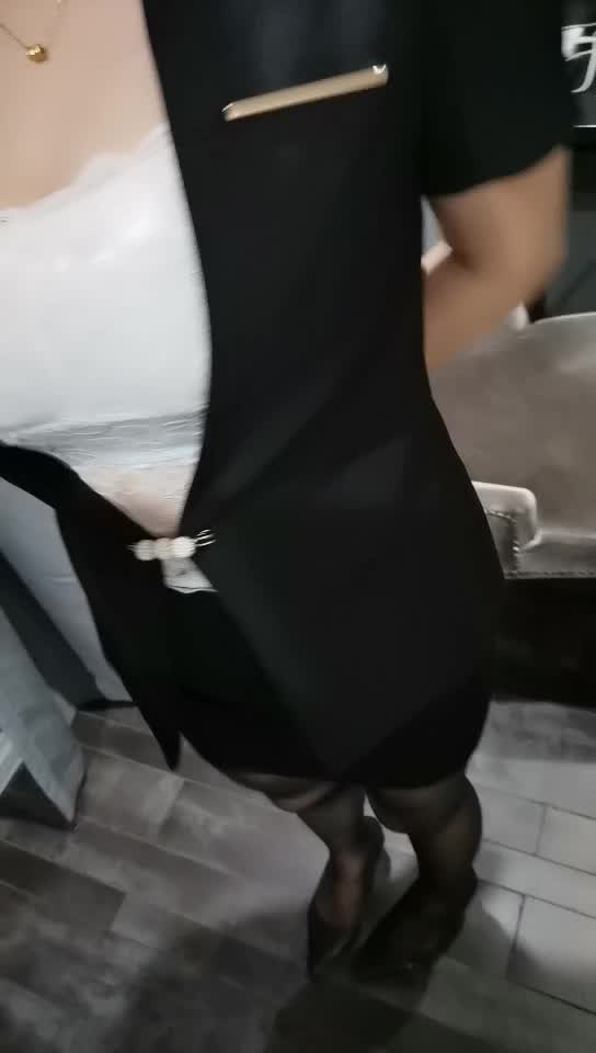 图片[1]-酒店房间里内射酒店性感高挑女经理-老宋小屋