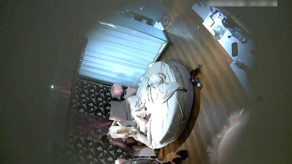 图片[10]-苗条性感的高颜值美女酒店被性欲旺盛的男友用手疯狂扣插嫩穴后猛烈爆操,美女搞的太痛不让操了,只能口爆!-老宋小屋