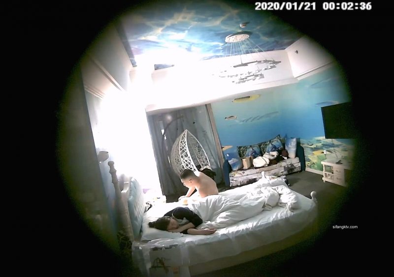 1-20经典酒店偷拍 温柔美女和男友开房 无套各种姿势换着操了20多分钟最后射到肚子上-老宋小屋