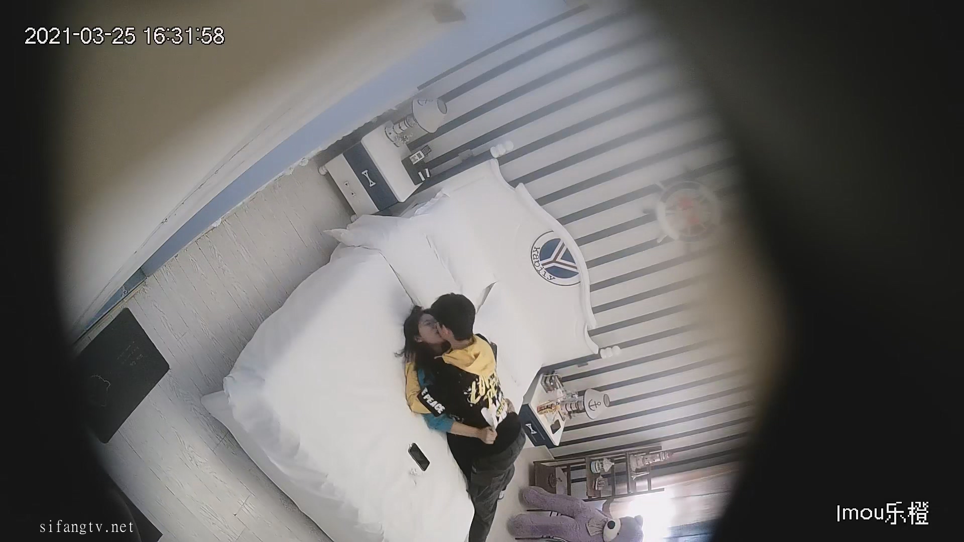 图片[4]-3-25经典酒店偷拍 学生情侣开房 极品眼镜女友被舔逼受不了了，啪啪完看套子里射多少精液-老宋小屋