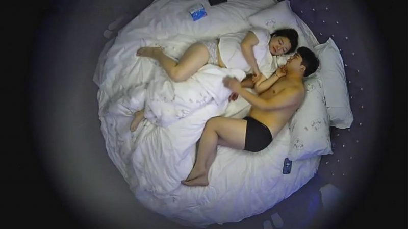 新流出酒店情趣圆床偷拍❤️少妇和单位小伙加班后开房过夜内射完还不满足玩一会鸡巴[MP4/285MB]-老宋小屋