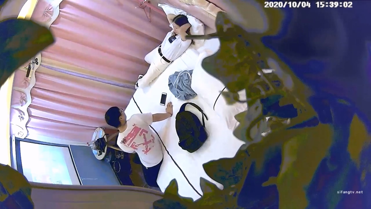 图片[1]-10-6经典酒店偷拍 大学生情侣国庆开房，娇羞女友啪啪不爱叫，胖小伙只会老汉推车-老宋小屋