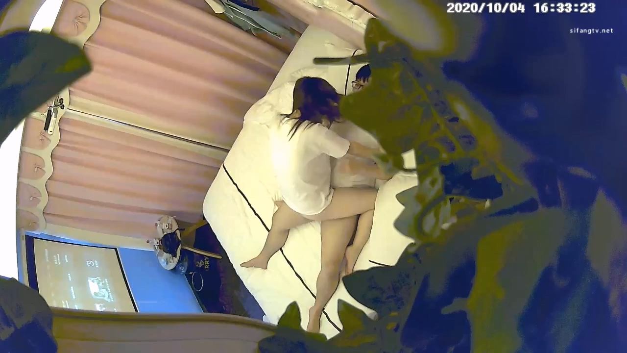 图片[4]-10-6经典酒店偷拍 大学生情侣国庆开房，娇羞女友啪啪不爱叫，胖小伙只会老汉推车-老宋小屋