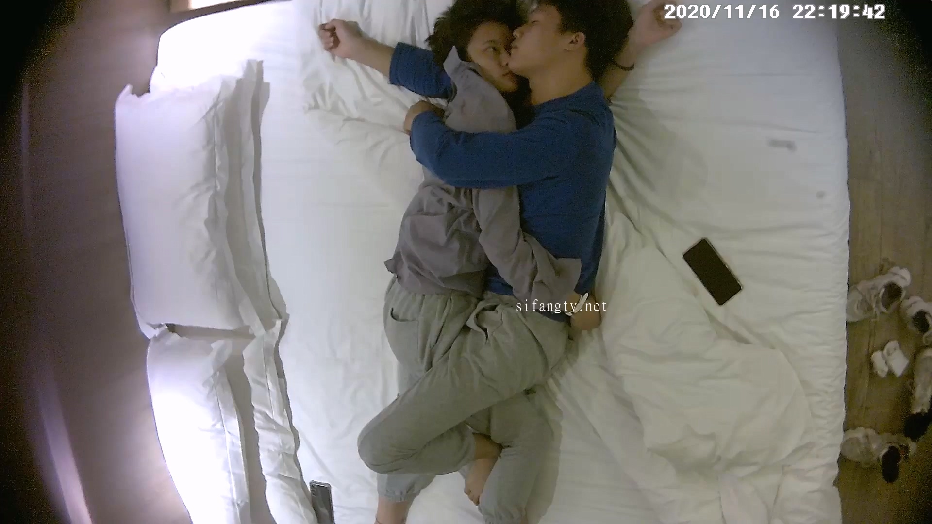 图片[1]-11-16经典酒店偷拍 长得很正点的学生妹和男友各种姿势做爱-老宋小屋