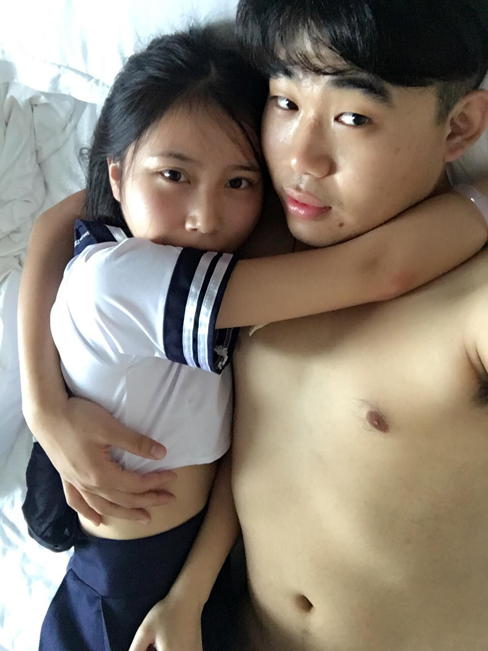 图片[6]-大二学妹和男友酒店穿上学生制服丝袜打炮，年轻就是会玩-老宋小屋