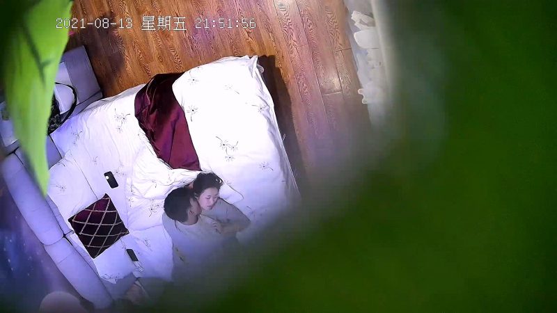 经典酒店偷拍 面容姣好小姐姐被帅气男友猛求爱爱-老宋小屋