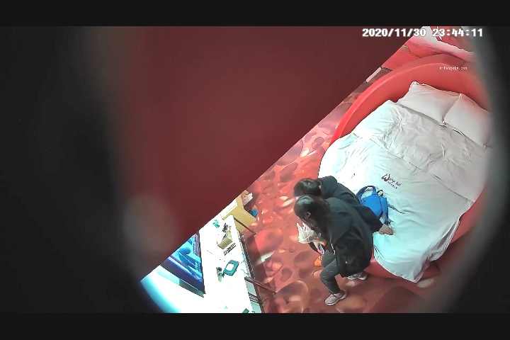 11-30经典酒店偷拍 学生情侣开房，淑女床上玩跳蛋。不知被操过多少次-老宋小屋