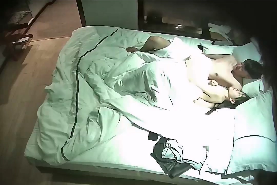 图片[3]-9-8经典酒店偷拍 情侣进门就接吻脱衣服，无套怒草30下，体外射精操爽了-老宋小屋