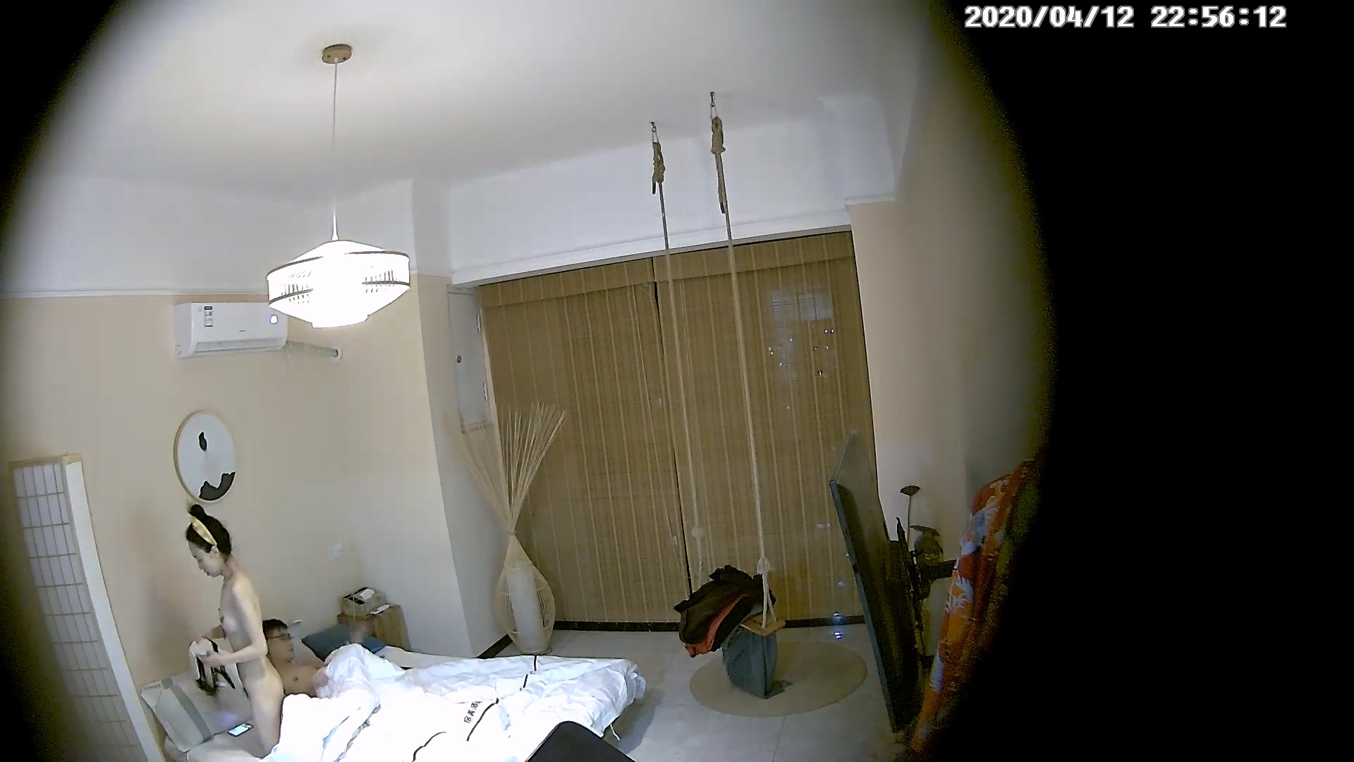 图片[4]-4-12经典酒店偷拍 白皙苗条美女被眼镜男友公狗式后入狂插小骚逼-老宋小屋