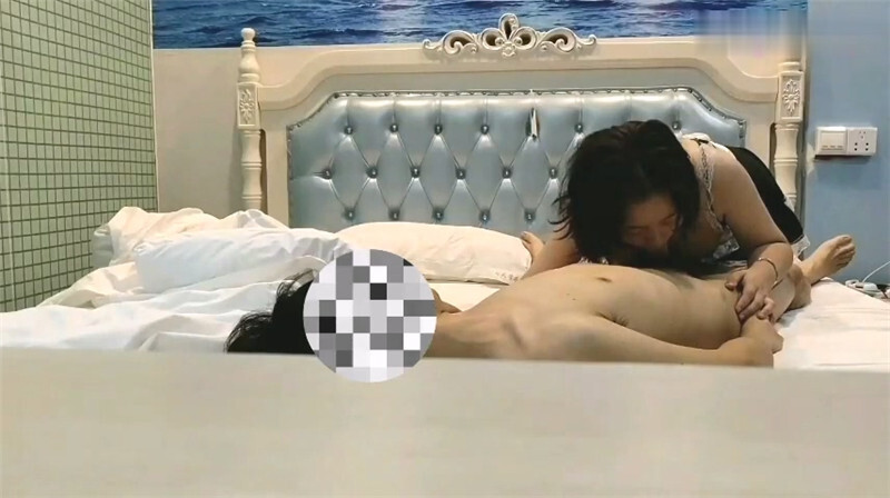 大神小郎君酒店约炮大二学妹❤️换上女仆装各种姿势啪啪完美露脸[MP4/667MB]-老宋小屋