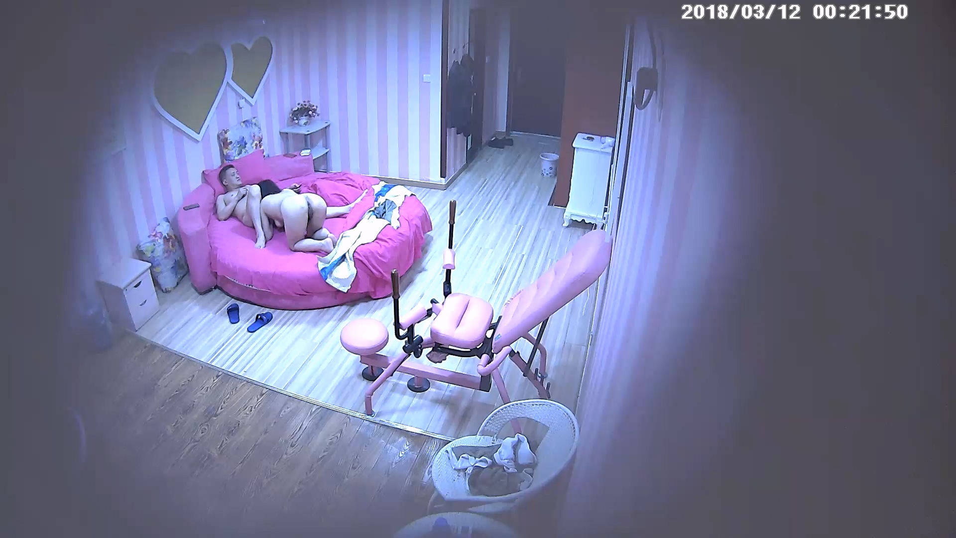 图片[2]-3-12经典酒店偷拍 中年大叔约会情人，炮椅上肆意抽插骚货，白浆都干出来了-老宋小屋