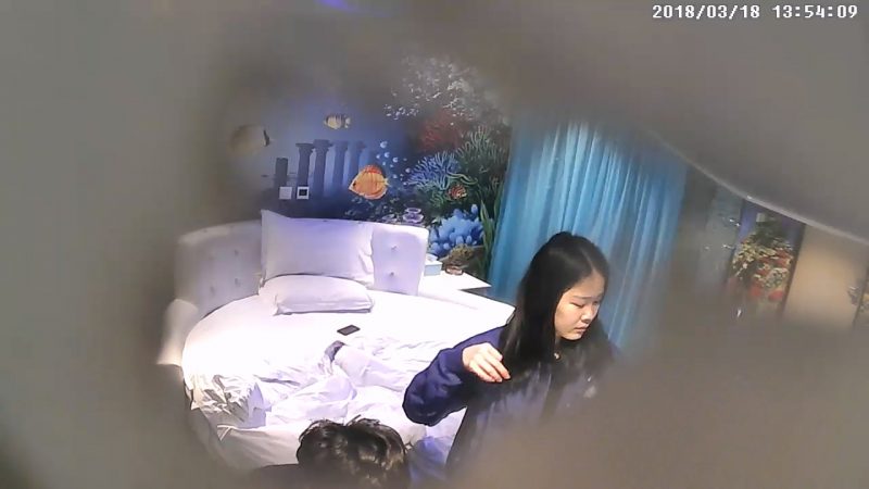 3-17经典酒店偷拍 学生情侣开房 欲望男女一晚上干三炮，美女叫声可射超长录制-老宋小屋