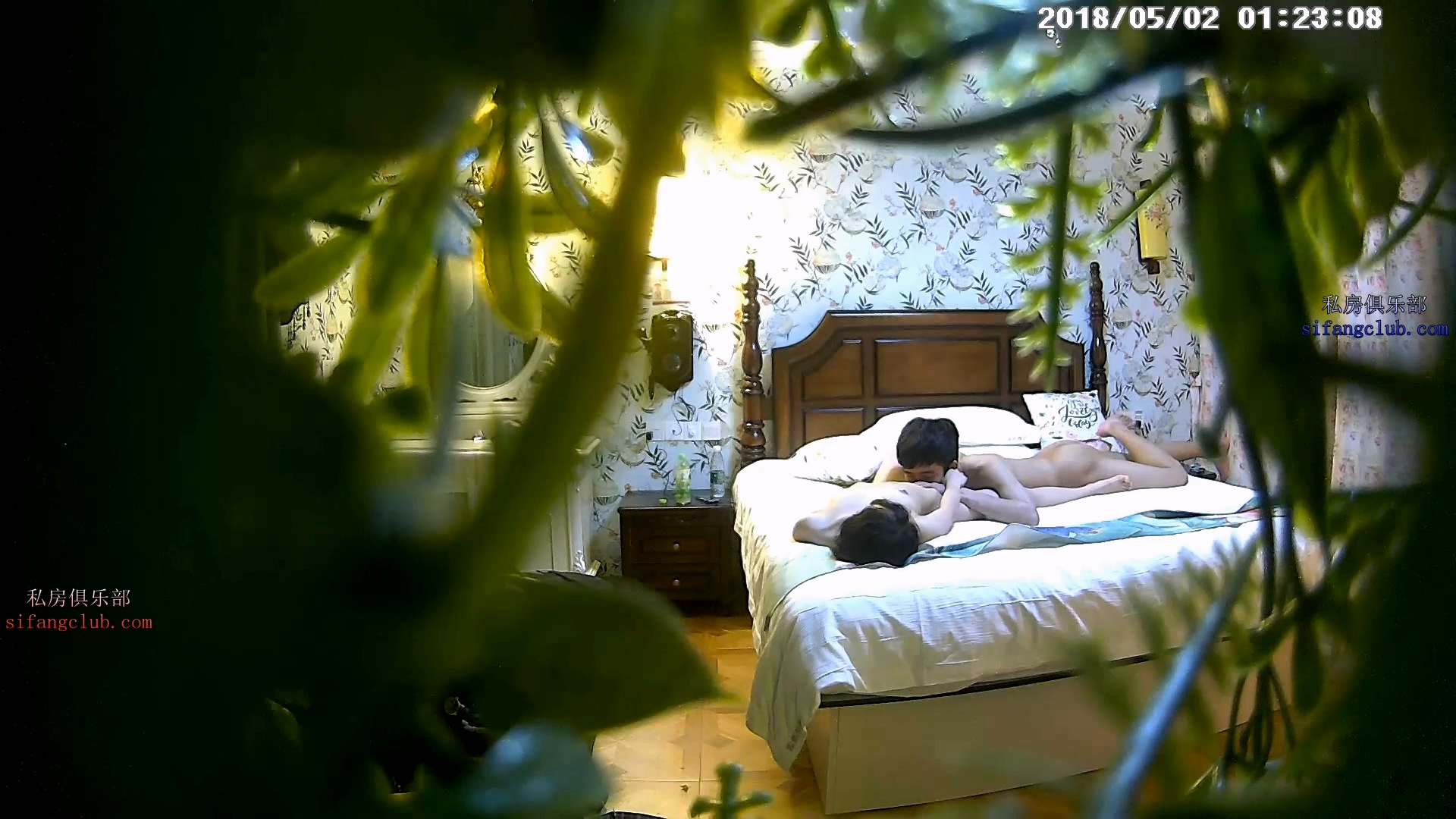 图片[4]-5-2经典酒店偷拍 长筒袜学生妹被男友抱起来操，无套内射的感觉很爽-老宋小屋