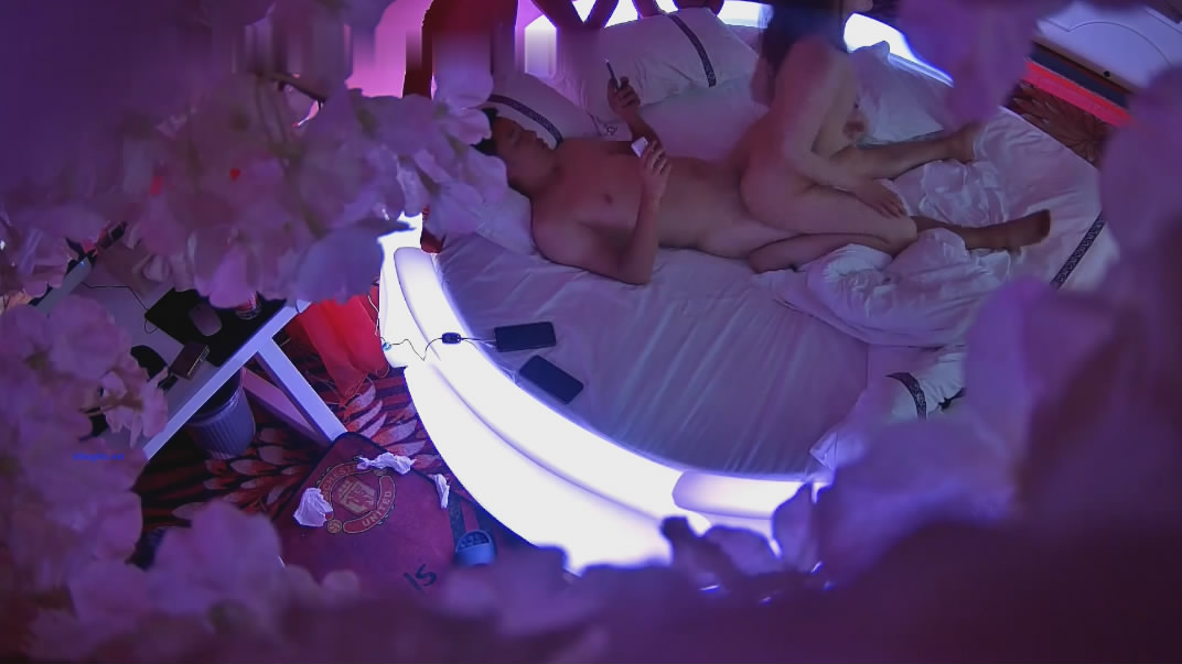 图片[5]-安防酒店摄像头偷拍❤️情趣圆床垃圾男暴殄天物和这么极品的美女做爱竟然分心手机[MP4/614MB]-老宋小屋