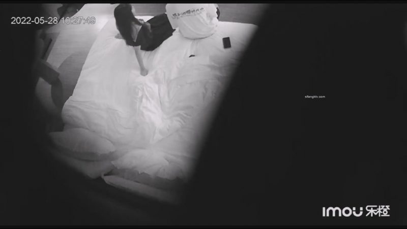 5-28酒店偷拍 学生情侣开房，清纯学妹遭遇暴操，一晚上被干爽了-老宋小屋