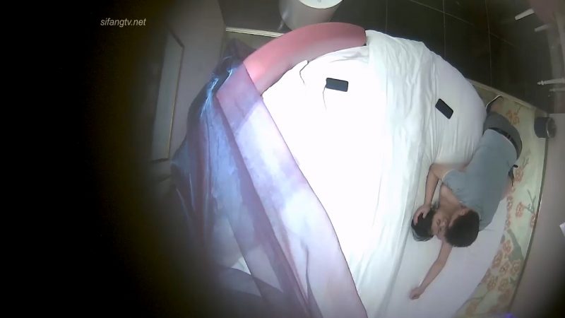 9-4经典酒店偷拍 恩爱夫妻感情越好性爱越爽，大奶少妇和老公尝试各种性爱招式-老宋小屋