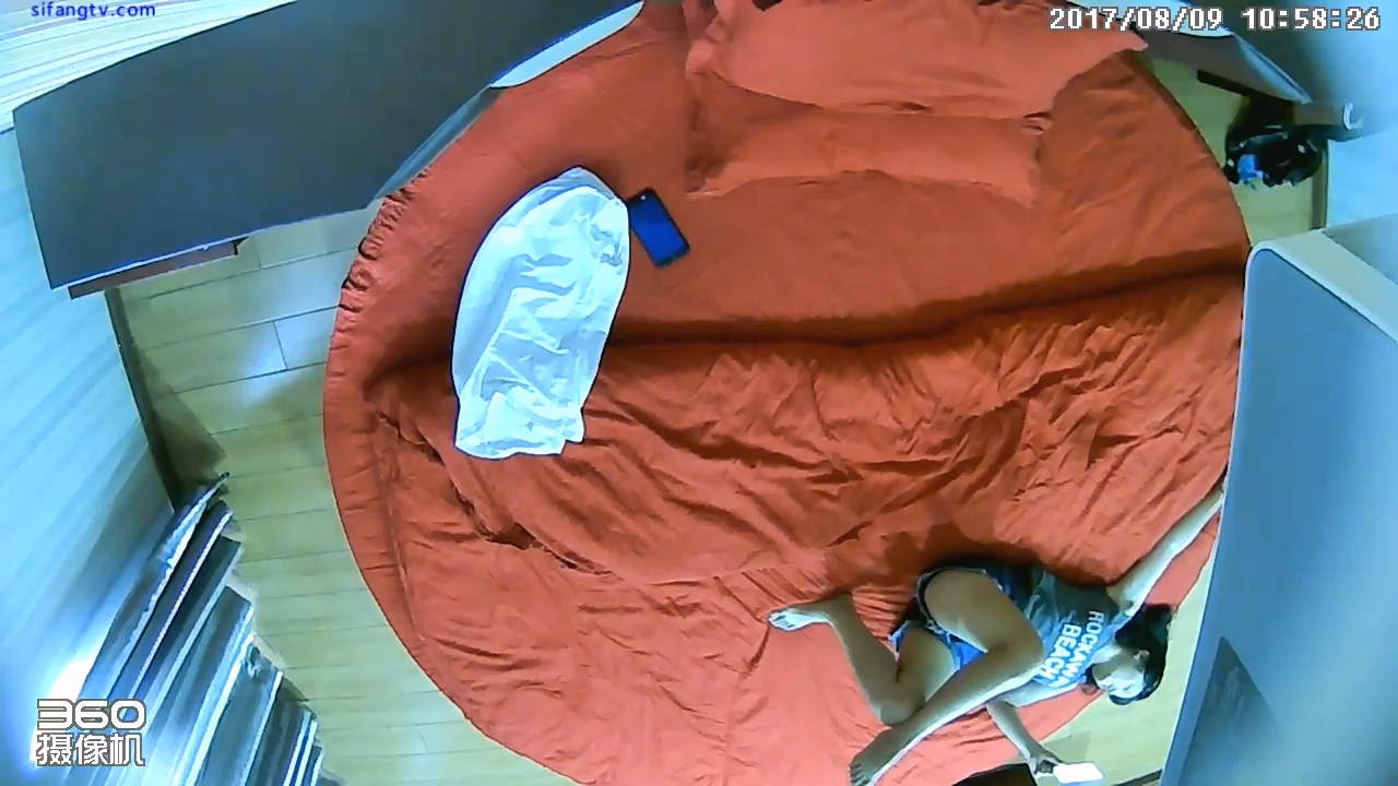 图片[2]-8-9经典酒店偷拍 清纯少女和男友开房做爱，听话的年纪遇到精神小伙-老宋小屋