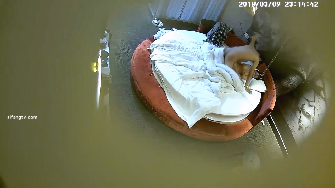 图片[2]-3-9经典酒店偷拍 校园美女开好房苦等男友 见面就迫不及待开操，小骚逼不可貌相-老宋小屋