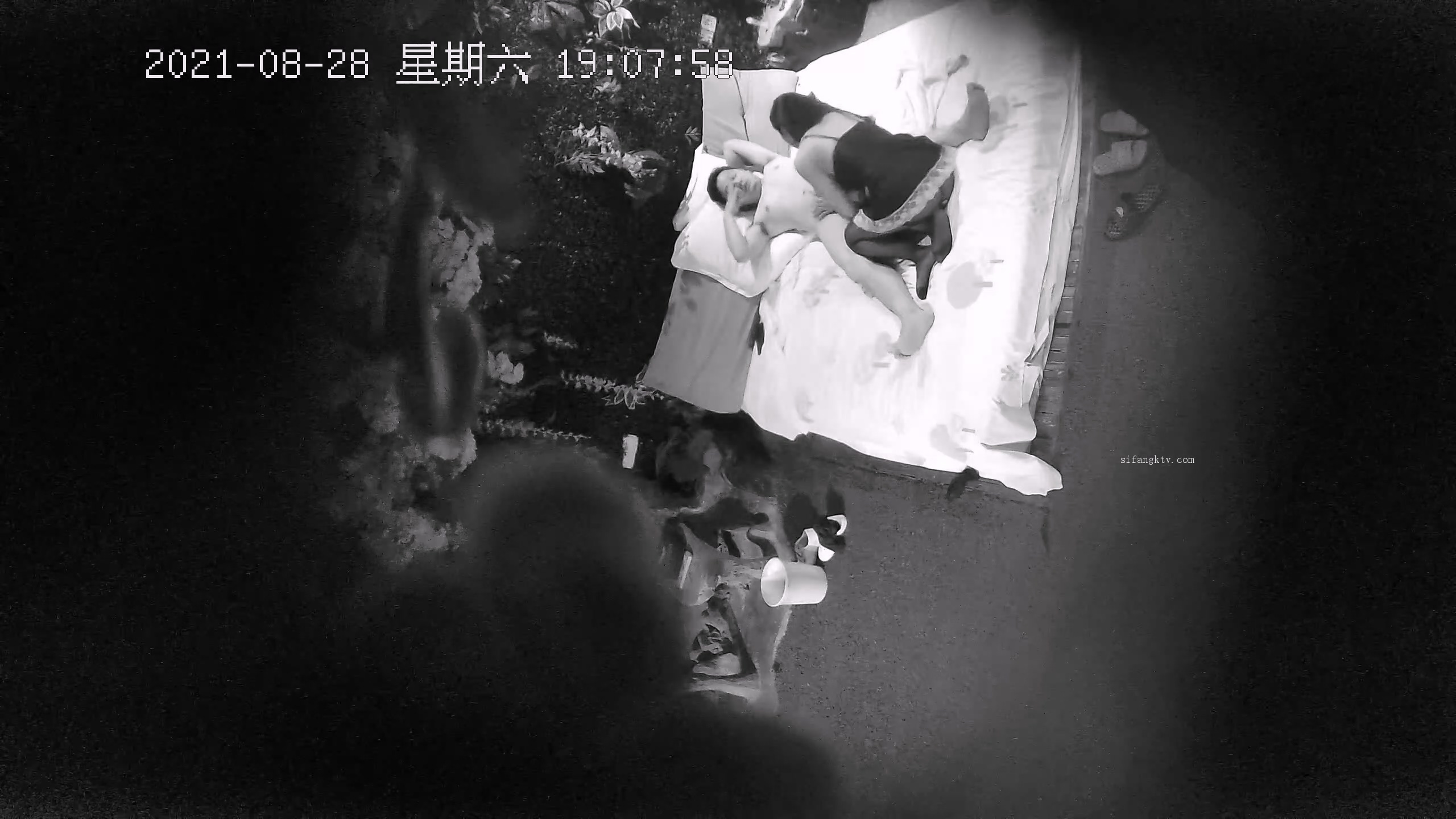 图片[1]-8-28经典酒店偷拍 大鸡吧男友配种黑丝大奶女神，绝配啊-老宋小屋