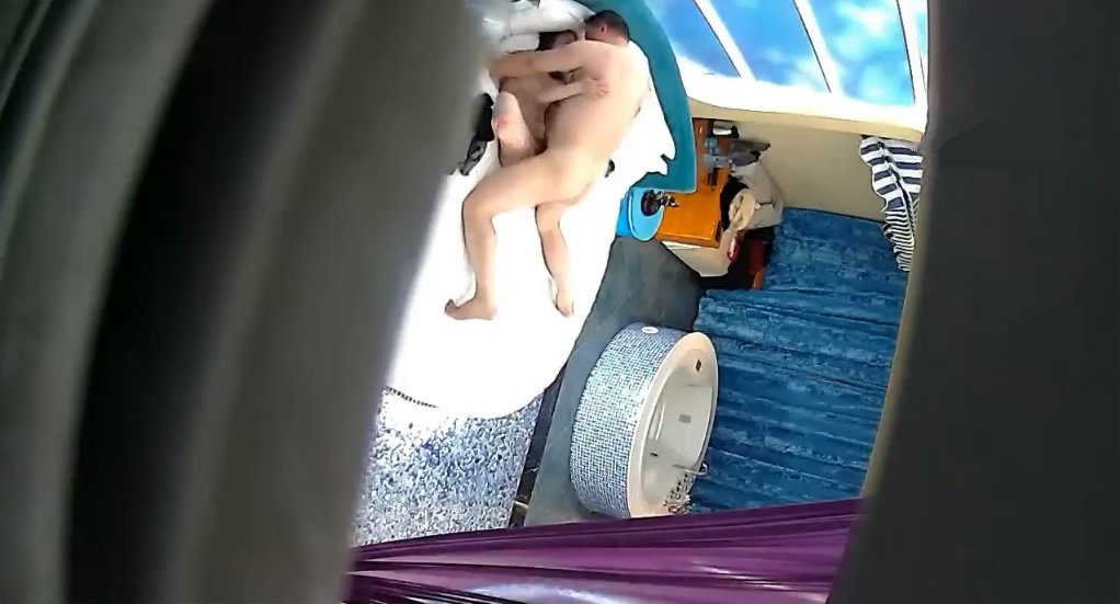 图片[3]-高质量精品酒店浴缸房偷拍年纪较大领导模样的大叔和情人开房鸡巴不够大用棒棒辅助干了两次-老宋小屋